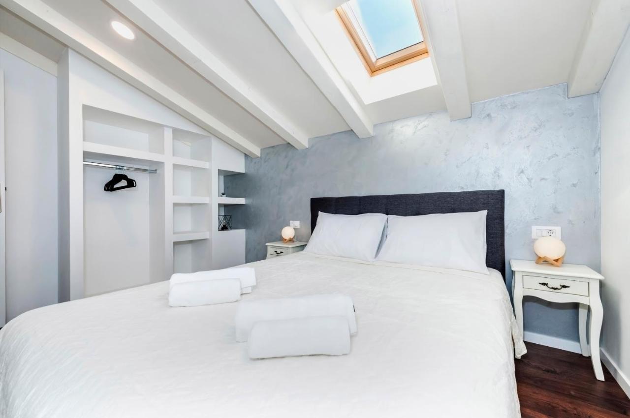 Deluxe Apartments A&A - 2 로비니 외부 사진